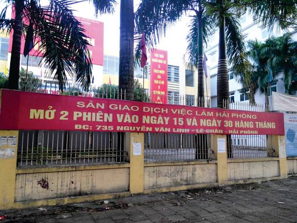 san giao dich viec lam thang 09 11